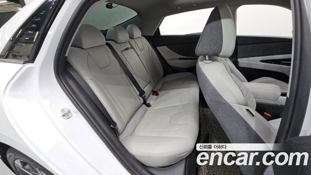 Hyundai AVANTE 2021 — photo 17
