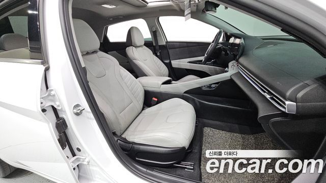 Hyundai AVANTE 2021 — photo 18