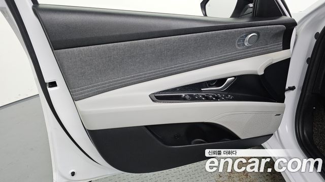 Hyundai AVANTE 2021 — photo 14