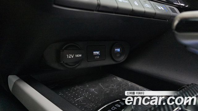 Hyundai AVANTE 2021 — photo 31