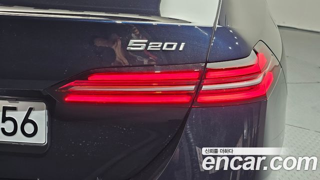 BMW 5-Series 2026 — photo 9
