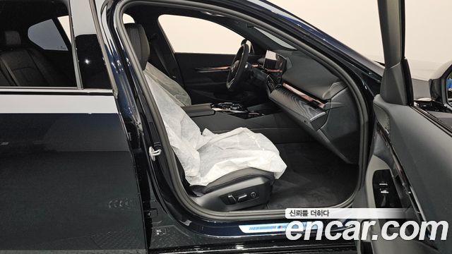 BMW 5-Series 2026 — photo 16