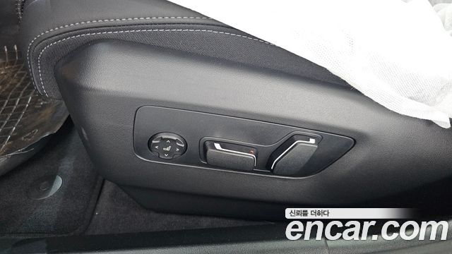 BMW 5-Series 2026 — photo 30