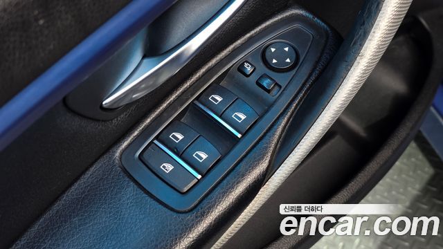 BMW 3-Series 2017 — photo 28
