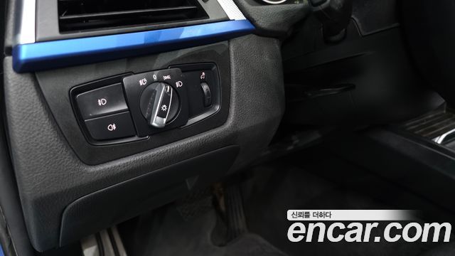 BMW 3-Series 2017 — photo 29