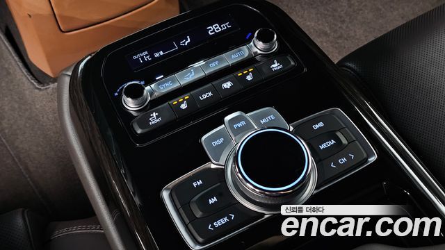 Genesis G90 2021 — photo 29