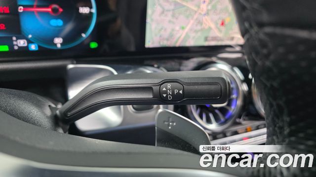 Mercedes-Benz EQB 2023 — photo 12