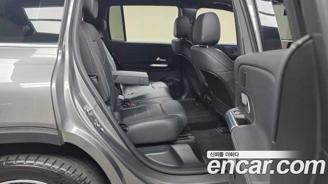Mercedes-Benz EQB 2023 — photo 17