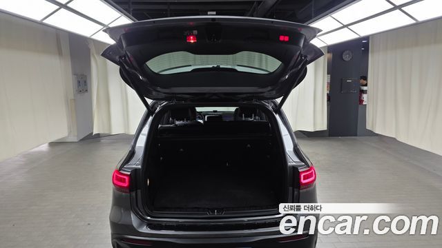Mercedes-Benz EQB 2023 — photo 24
