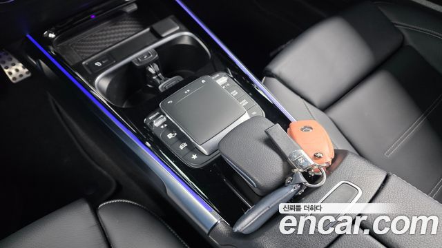 Mercedes-Benz EQB 2023 — photo 25