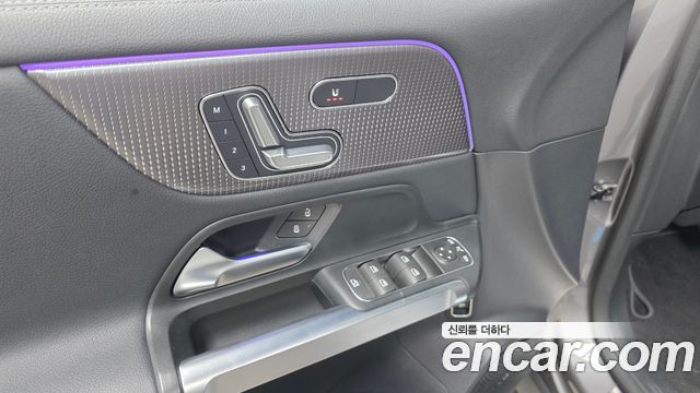 Mercedes-Benz EQB 2023 — photo 26