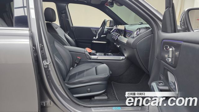 Mercedes-Benz EQB 2023 — photo 16