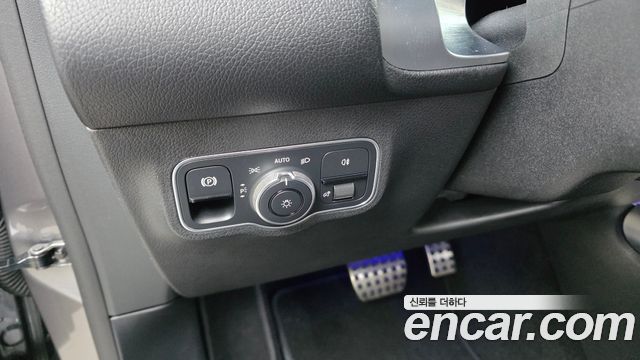 Mercedes-Benz EQB 2023 — photo 28