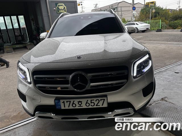Mercedes-Benz GLB-Class 2022 — photo 1