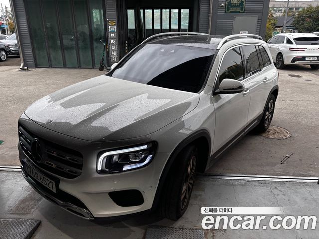 Mercedes-Benz GLB-Class 2022 — photo 2