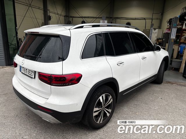 Mercedes-Benz GLB-Class 2022 — photo 4
