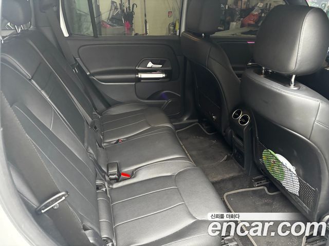 Mercedes-Benz GLB-Class 2022 — photo 5