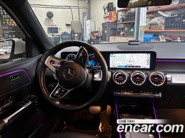 Mercedes-Benz GLB-Class 2022 — photo 7