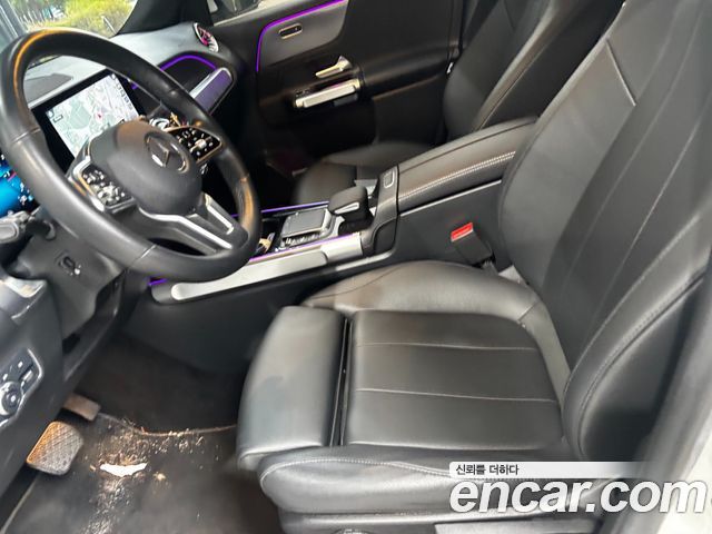 Mercedes-Benz GLB-Class 2022 — photo 9