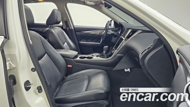 Infiniti Q50 2016 — photo 11
