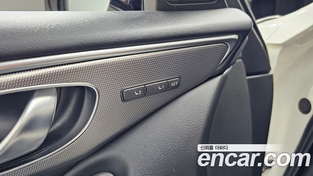 Infiniti Q50 2016 — photo 16