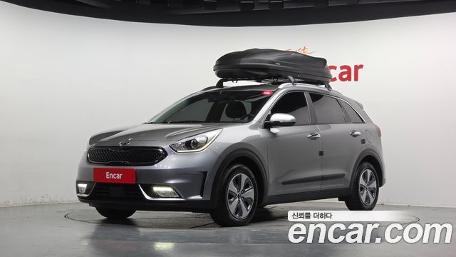 Kia Niro 2018 — photo 1