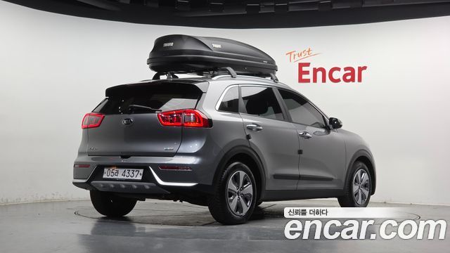 Kia Niro 2018 — photo 2