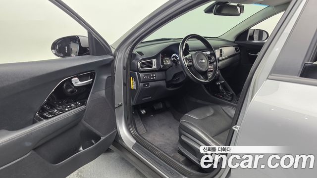 Kia Niro 2018 — photo 13