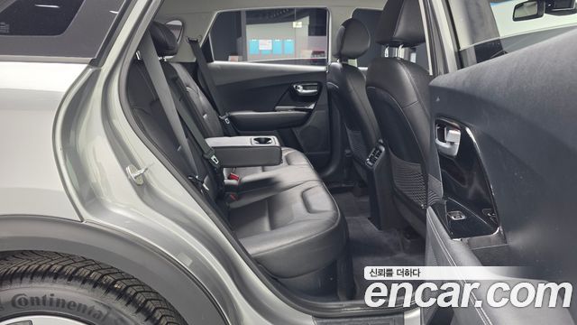 Kia Niro 2018 — photo 18