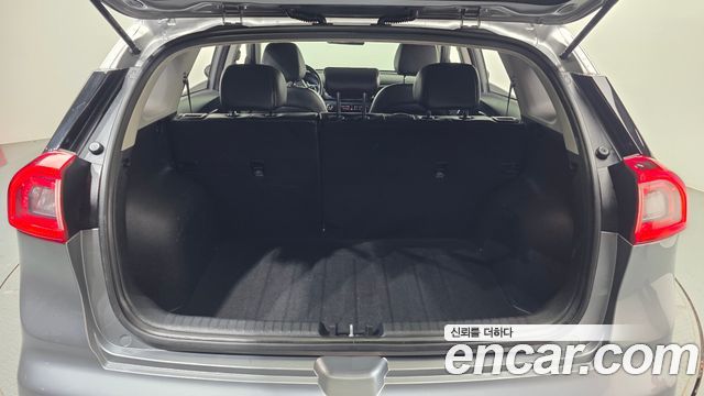 Kia Niro 2018 — photo 26