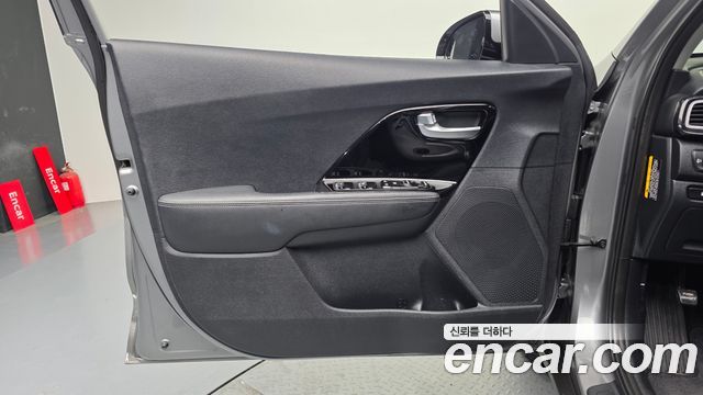 Kia Niro 2018 — photo 14