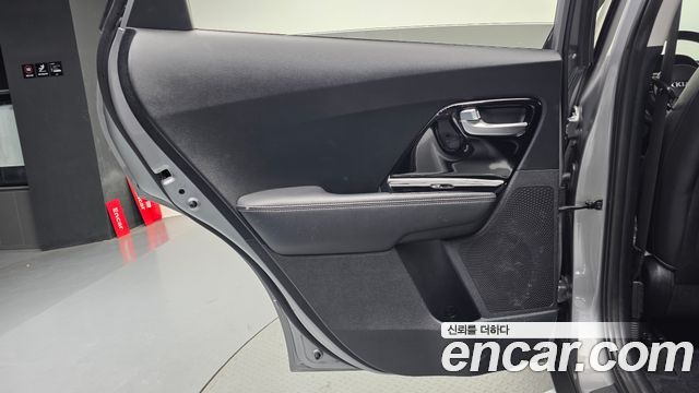 Kia Niro 2018 — photo 15