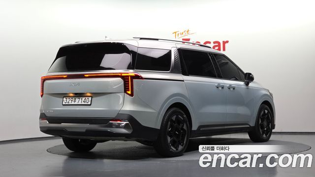 Kia Canival 2024 — photo 2
