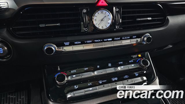 Genesis EQ900 2016 — photo 23