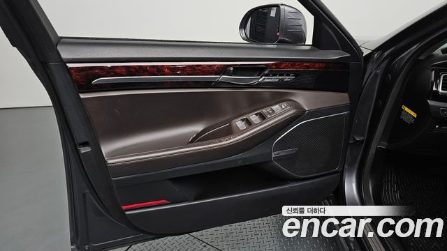 Genesis EQ900 2016 — photo 14