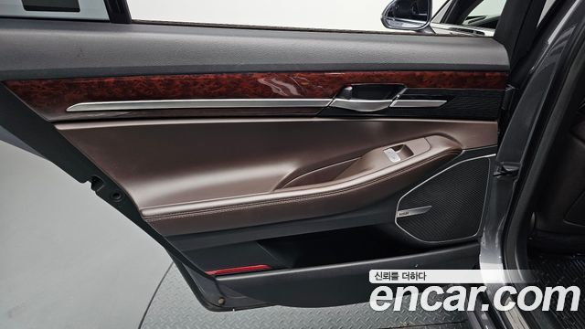 Genesis EQ900 2016 — photo 15