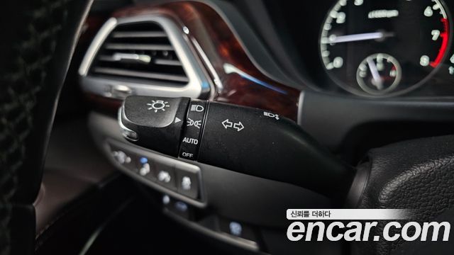 Genesis EQ900 2016 — photo 27