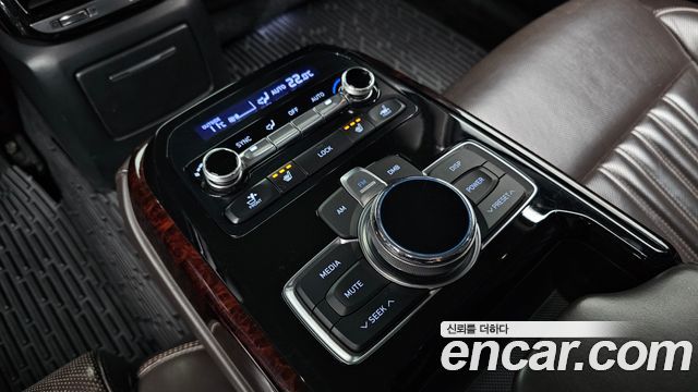 Genesis EQ900 2016 — photo 30