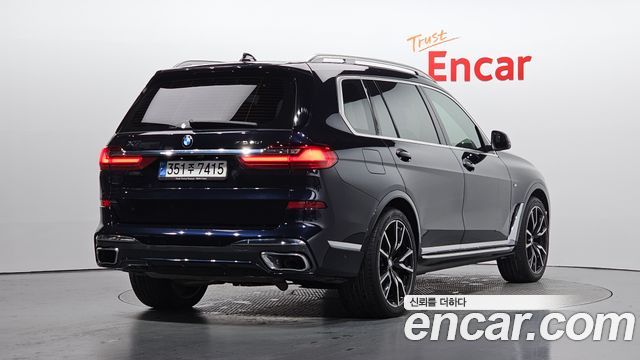 BMW X7 2022 — photo 2