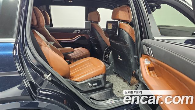 BMW X7 2022 — photo 17