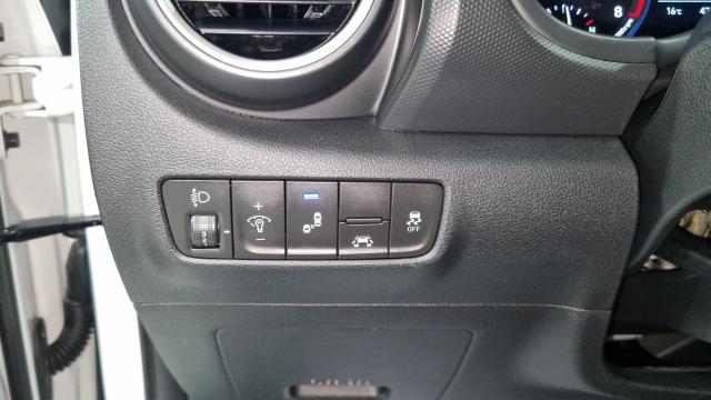 Hyundai Kona 2018 — photo 16