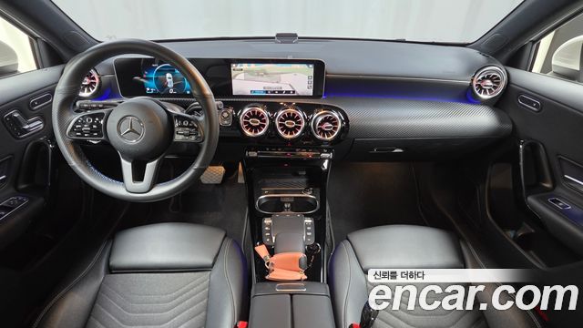 Mercedes-Benz A-Class 2020 — photo 10