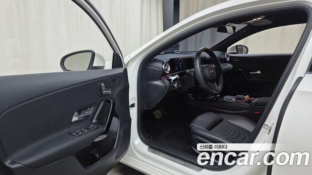 Mercedes-Benz A-Class 2020 — photo 13
