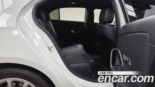 Mercedes-Benz A-Class 2020 — photo 17
