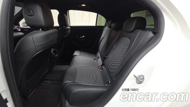 Mercedes-Benz A-Class 2020 — photo 18