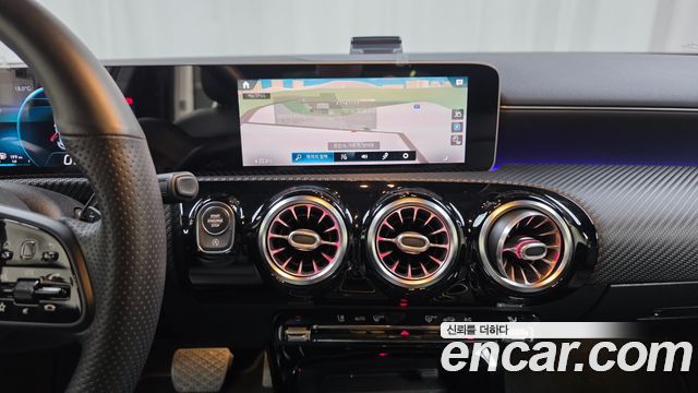 Mercedes-Benz A-Class 2020 — photo 19