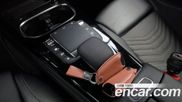 Mercedes-Benz A-Class 2020 — photo 23