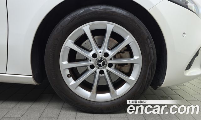 Mercedes-Benz A-Class 2020 — photo 7