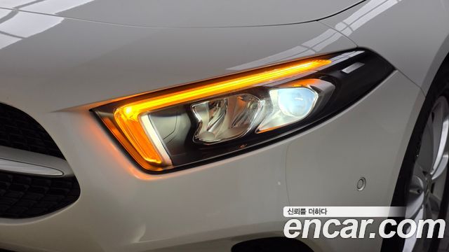Mercedes-Benz A-Class 2020 — photo 8