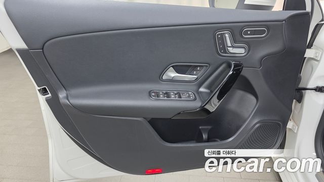 Mercedes-Benz A-Class 2020 — photo 14
